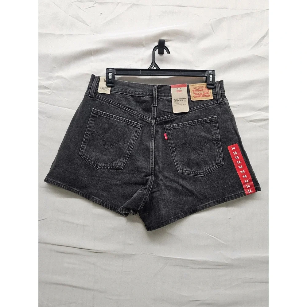 Levi's Womens High Rise Mom Shorts Black Cotton Relaxed Size 32